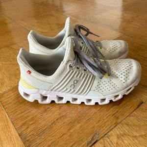 On Cloud Cloudswift sneakers